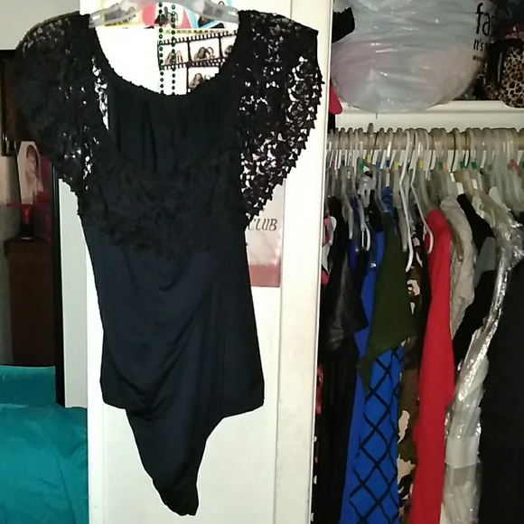 Tops - Picture 7 of 8